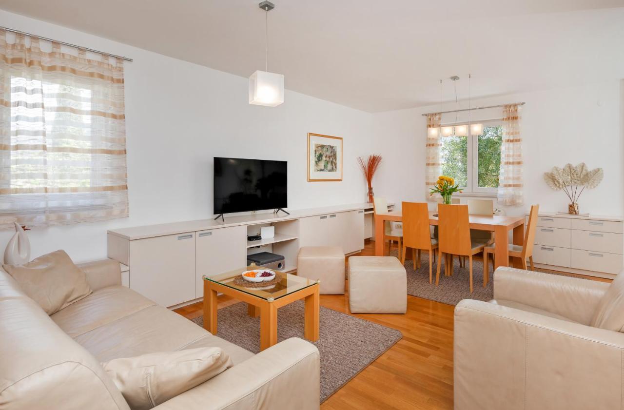 Comfortable Apartment Laura Lapad With Garage Dubrovnik Exterior photo