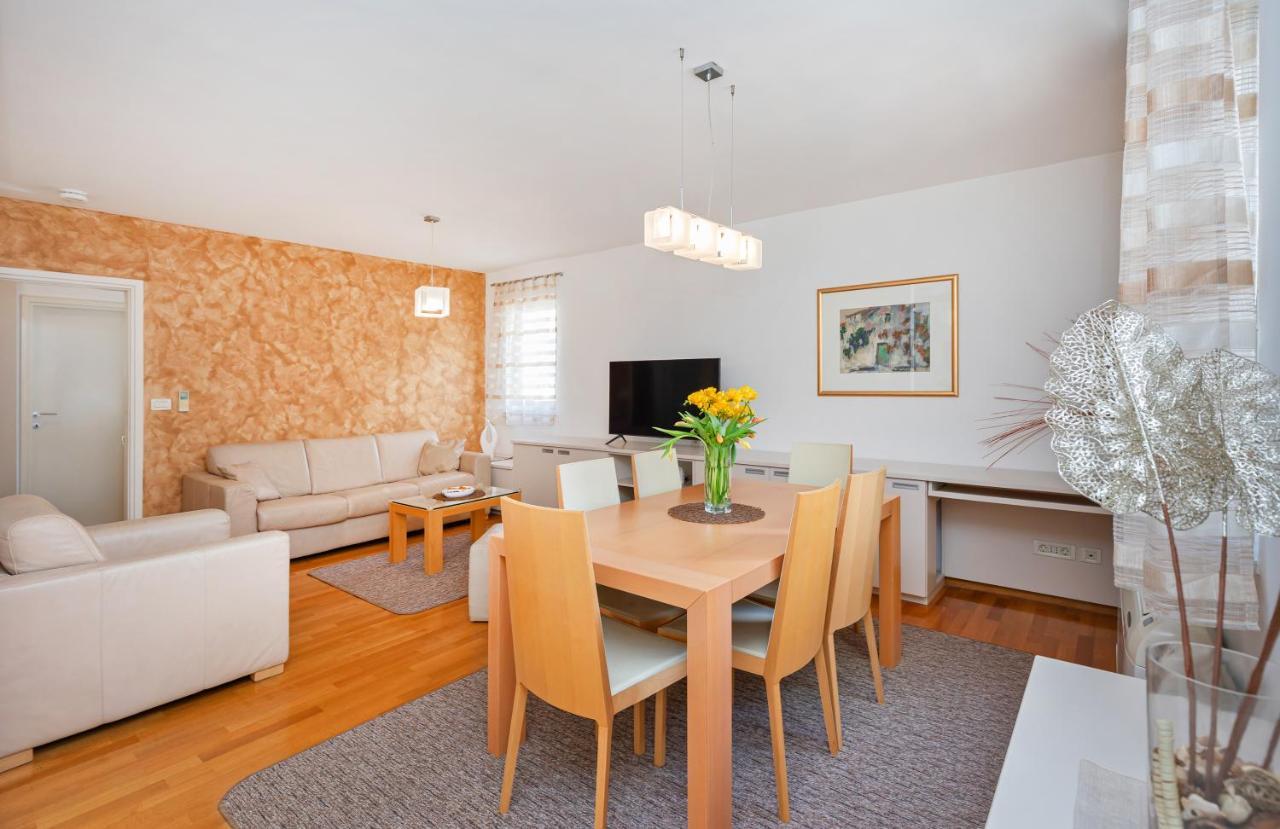 Comfortable Apartment Laura Lapad With Garage Dubrovnik Exterior photo