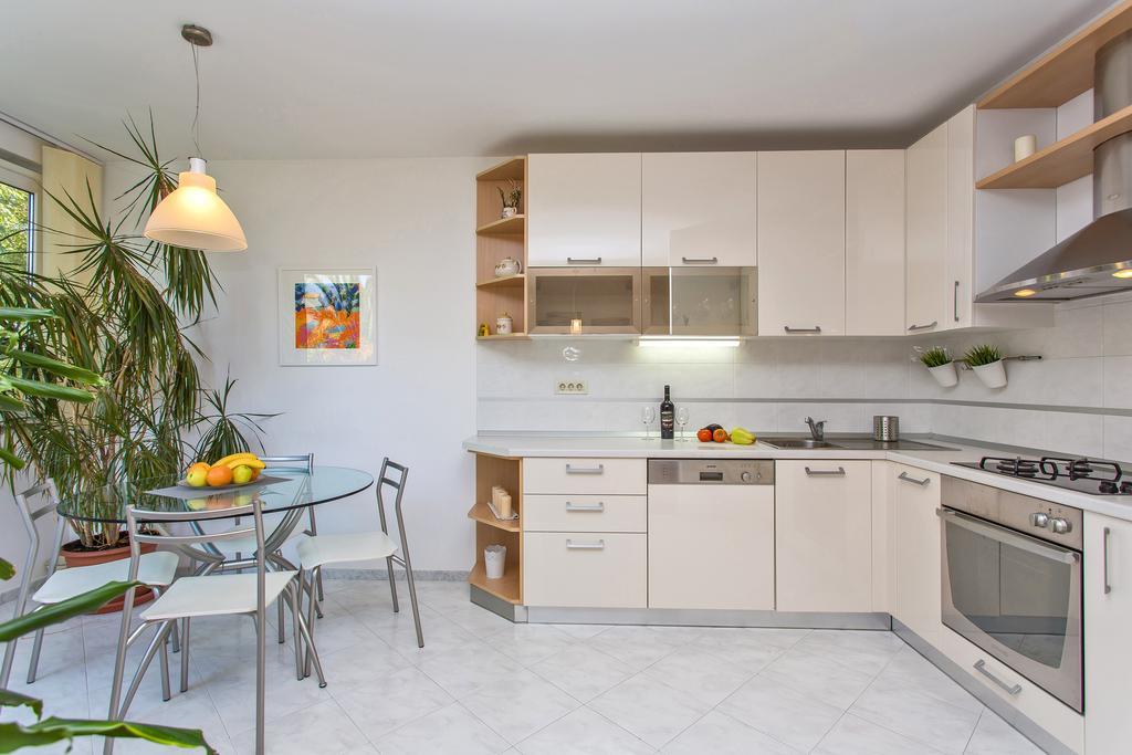 Comfortable Apartment Laura Lapad With Garage Dubrovnik Exterior photo