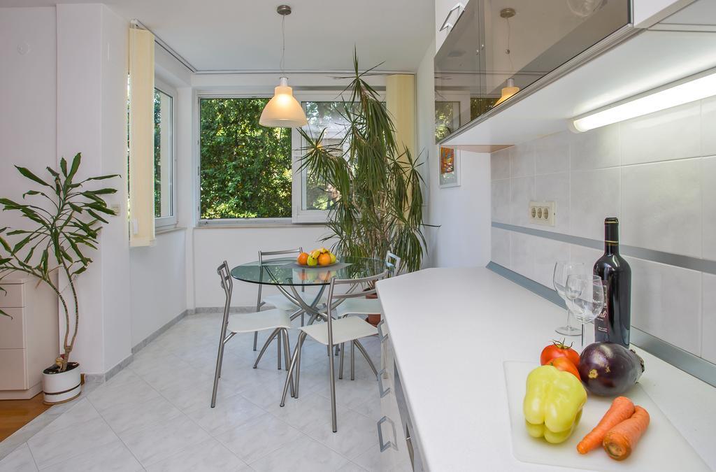 Comfortable Apartment Laura Lapad With Garage Dubrovnik Exterior photo