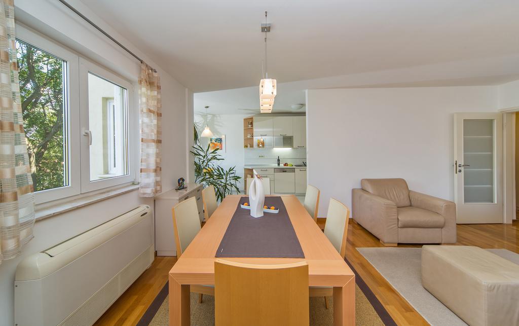 Comfortable Apartment Laura Lapad With Garage Dubrovnik Exterior photo