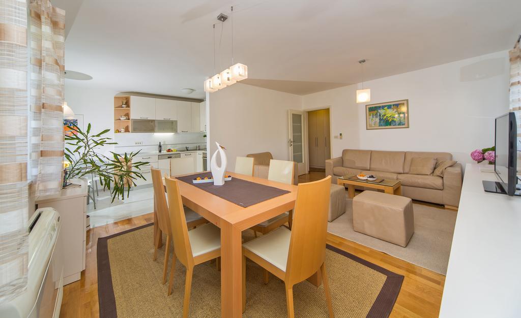 Comfortable Apartment Laura Lapad With Garage Dubrovnik Exterior photo